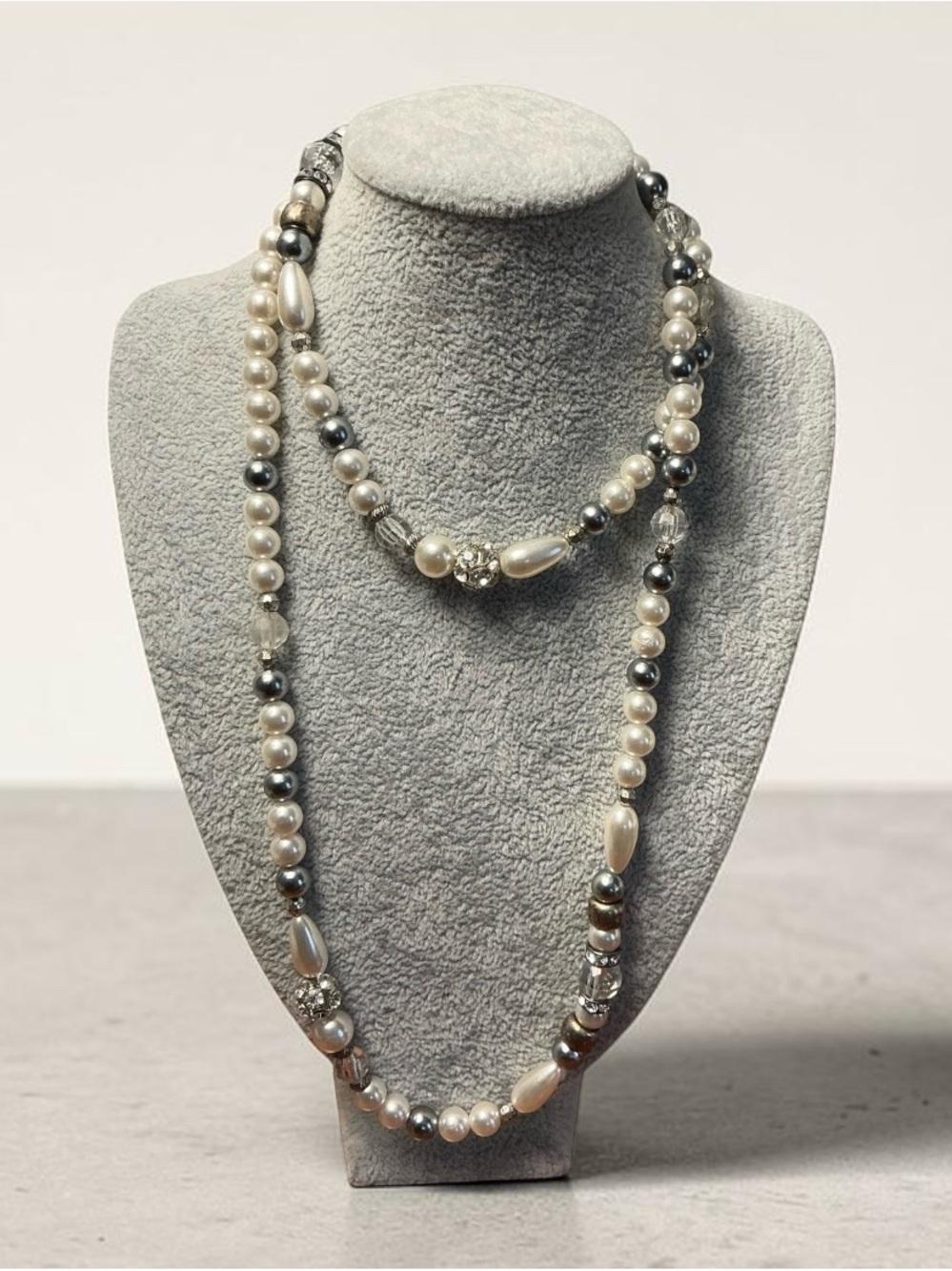 Joan’s Collectibles Elegant Faux Pearl Bead Necklace